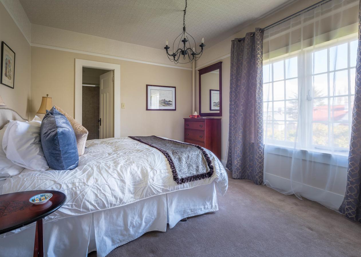 Oak Bay Guest House Bed & Breakfast Victoria Exteriér fotografie